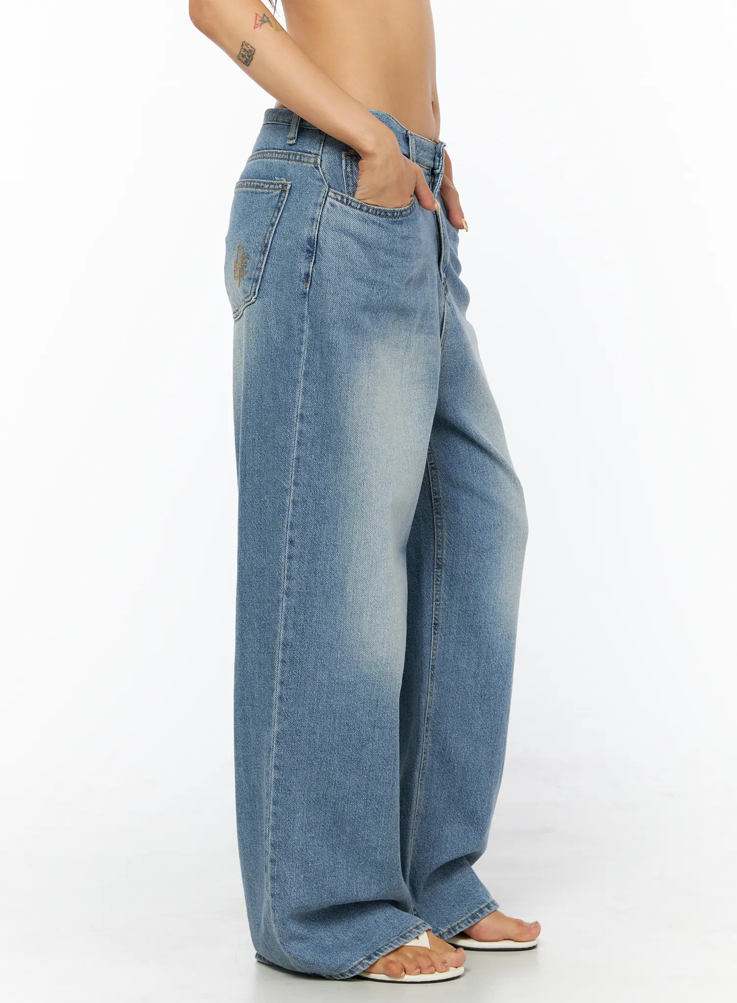 Violetta Embroidered Wide Leg Jeans CU517 - Image 4