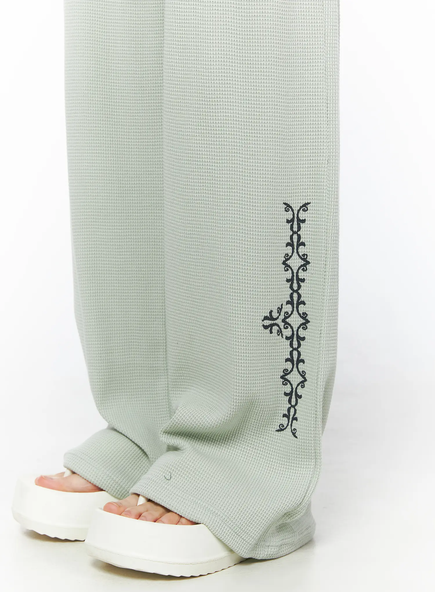 Waffle Graphic Print Sweatpants CU511 - Image 4
