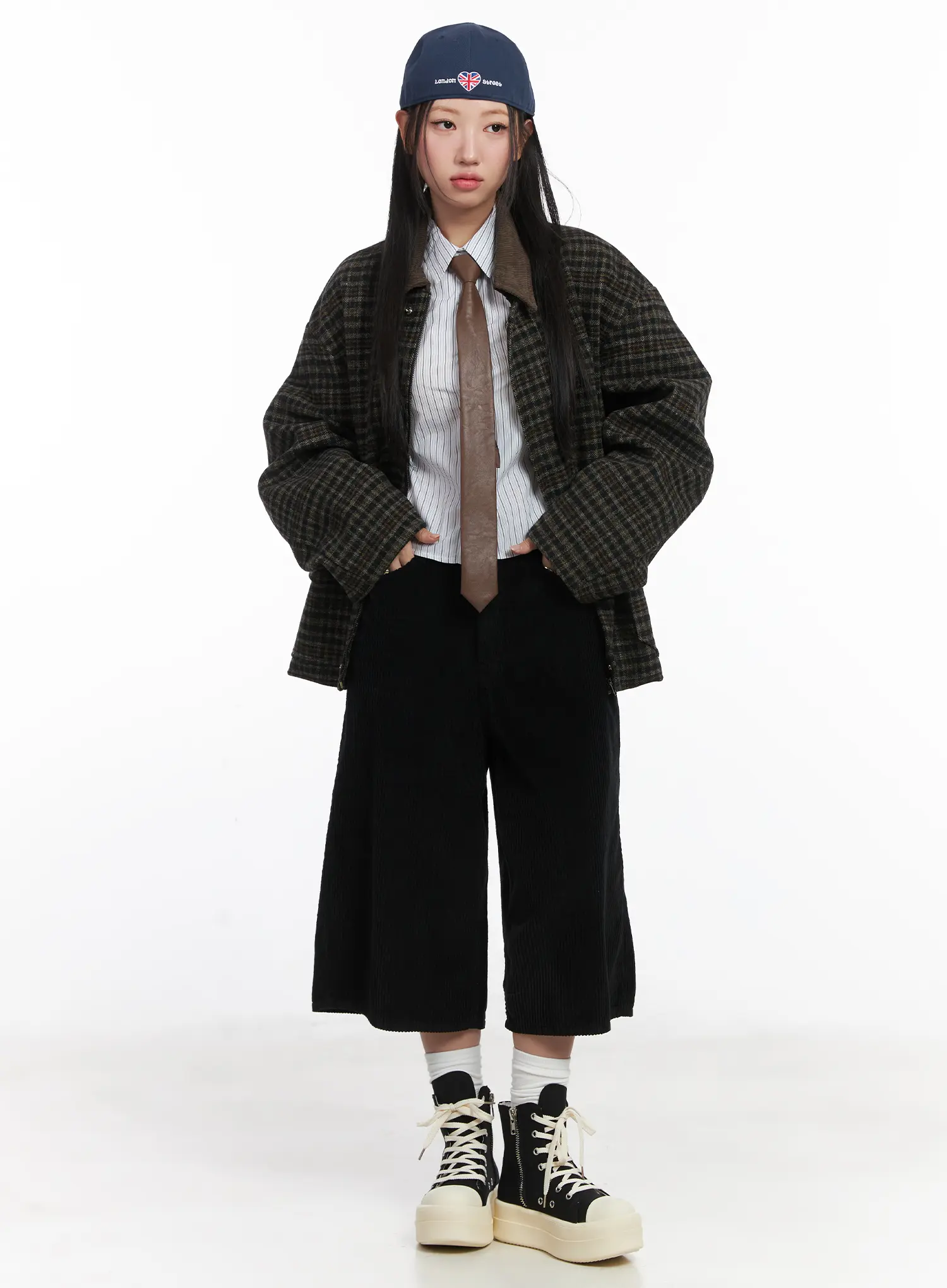 Wide Leg Bermuda Shorts CD529 - Image 8