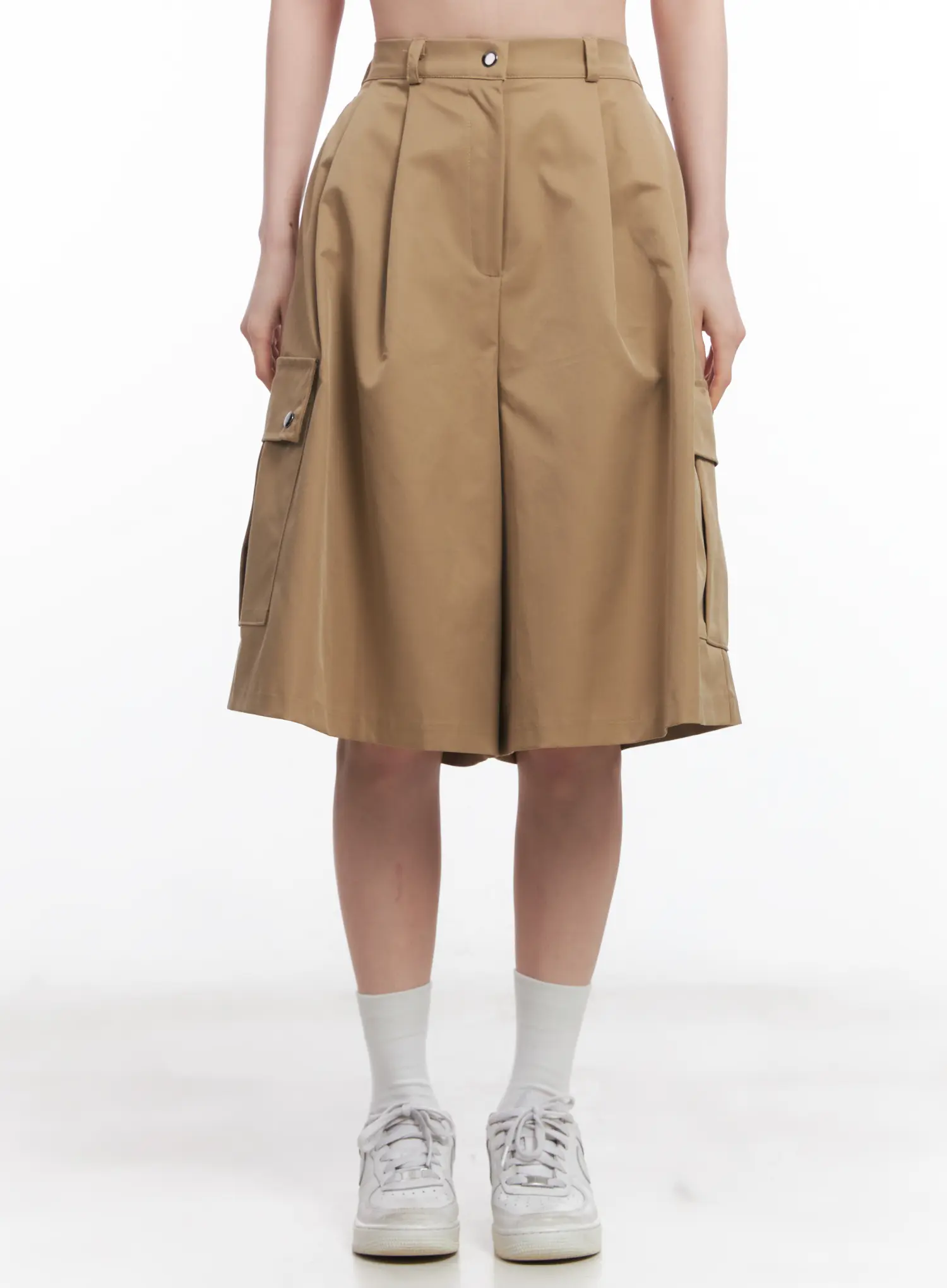 Wide-Leg Cargo Shorts CU510