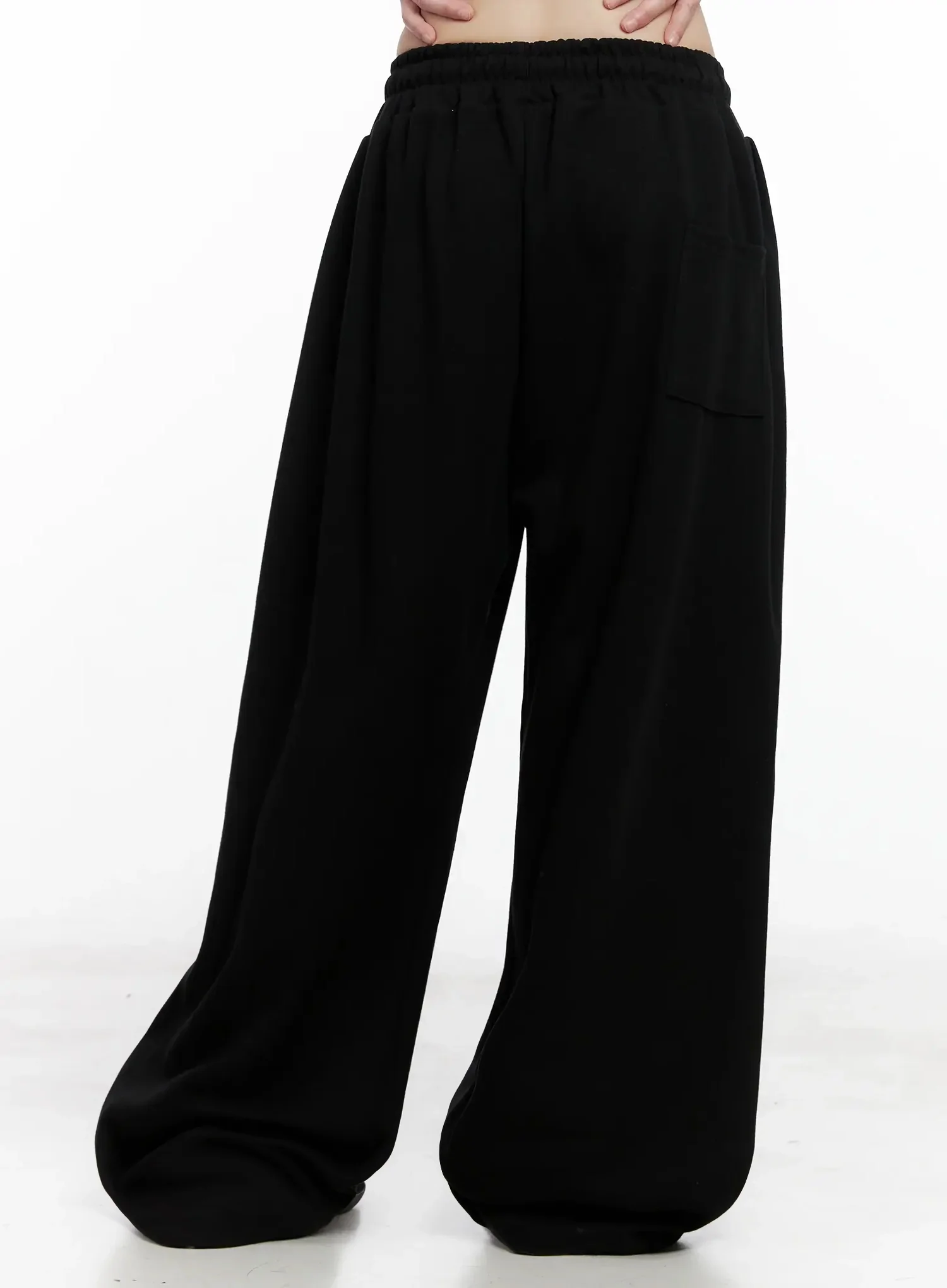 Wide-Leg Drawstring Sweatpants IL528 - Image 12