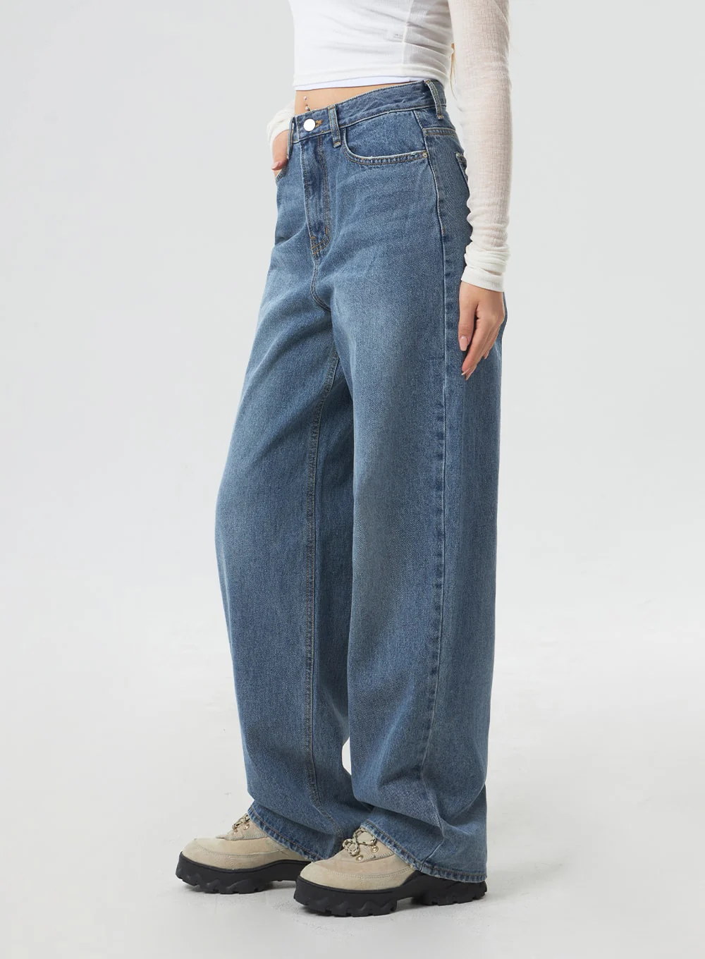 Wide Leg Mid-Wash Jeans CM331 - Image 2