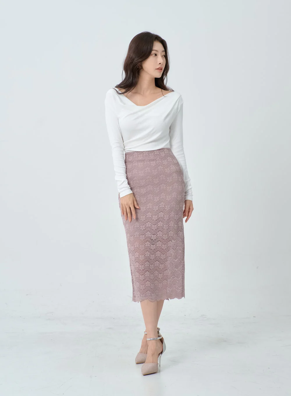 Wide V-Neck T-Shirt IO21 - Image 12