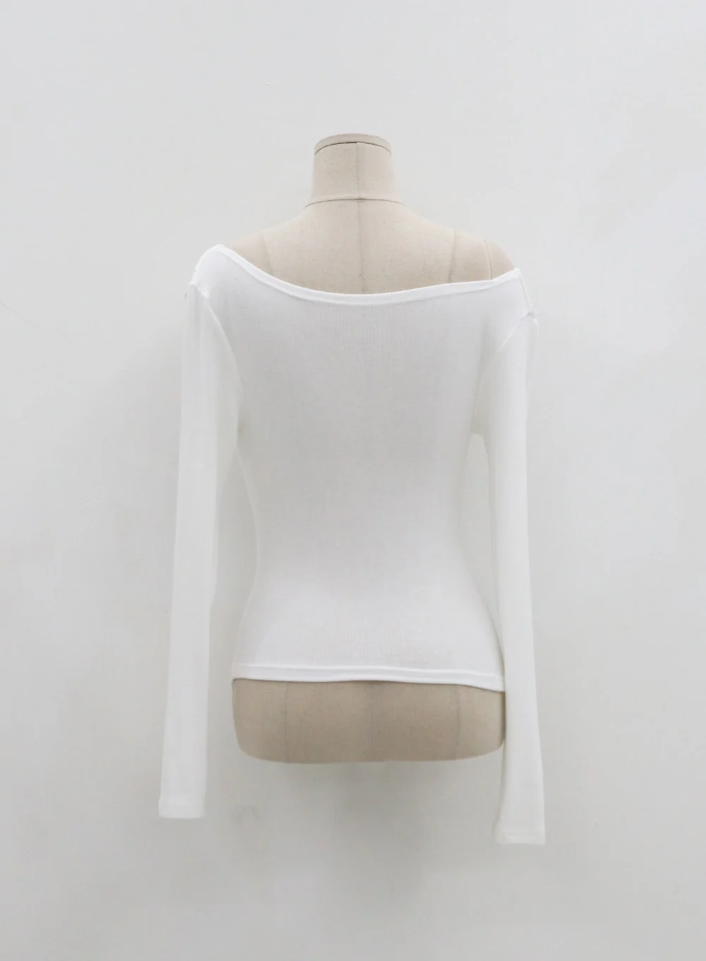 Wide V-Neck T-Shirt IO21 - Image 16