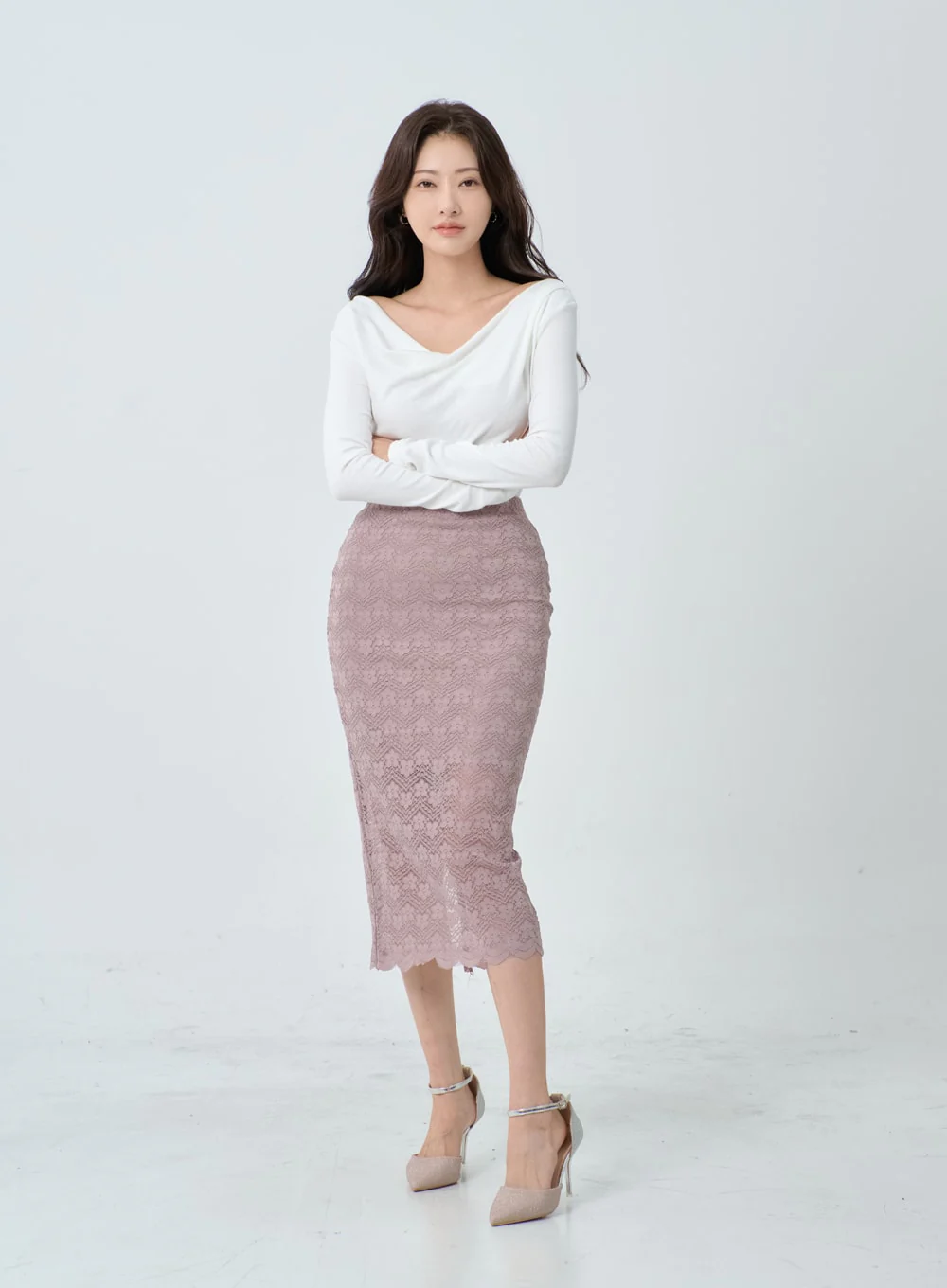 Wide V-Neck T-Shirt IO21 - Image 8