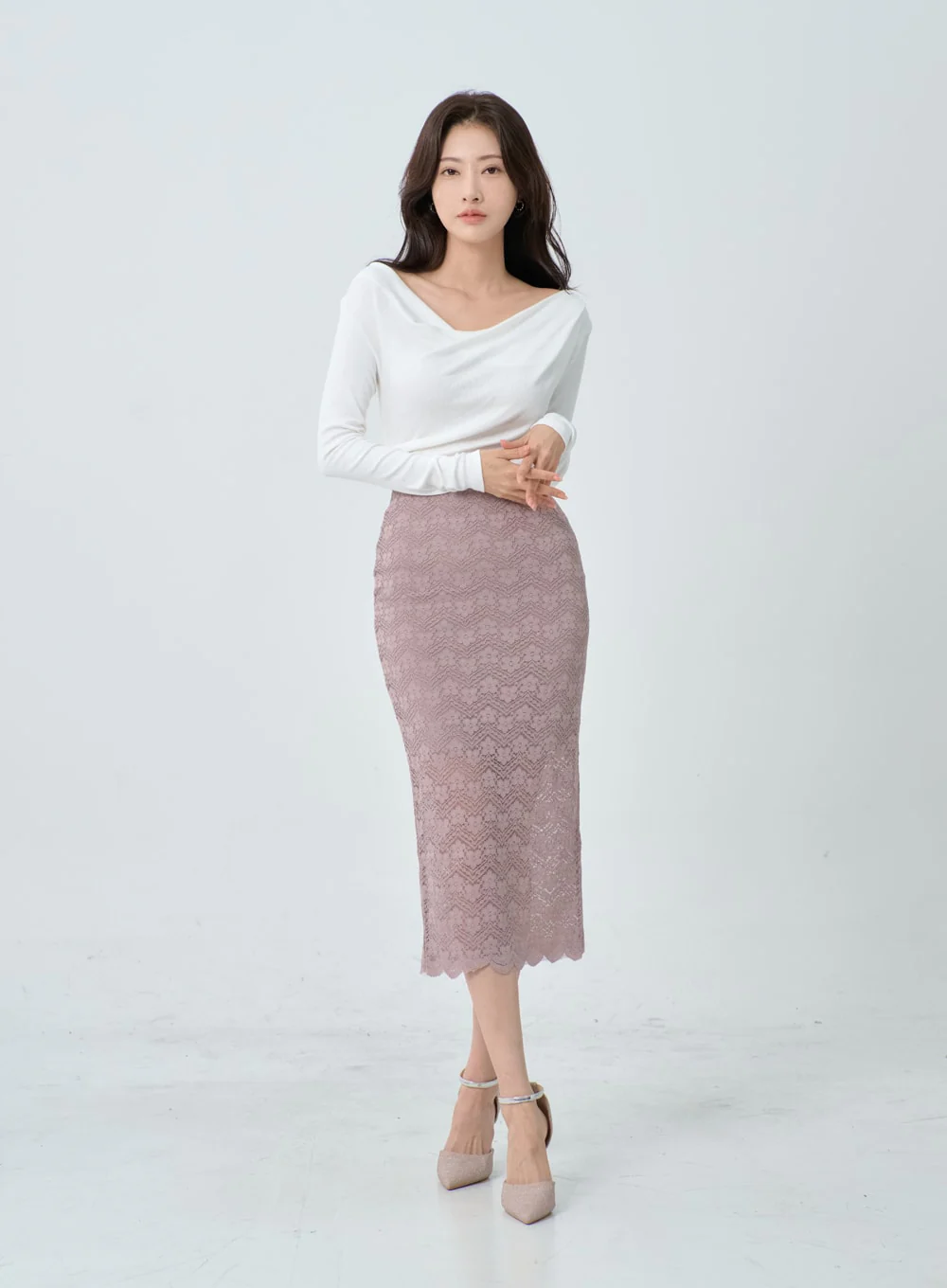Wide V-Neck T-Shirt IO21 - Image 9