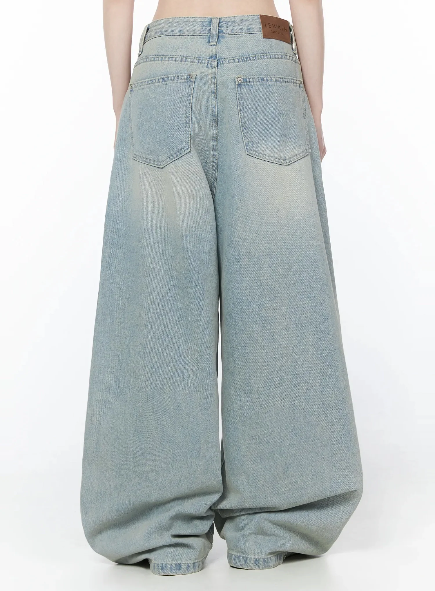 Zion Light Wash Wide-Leg Jeans IY514 - Image 4