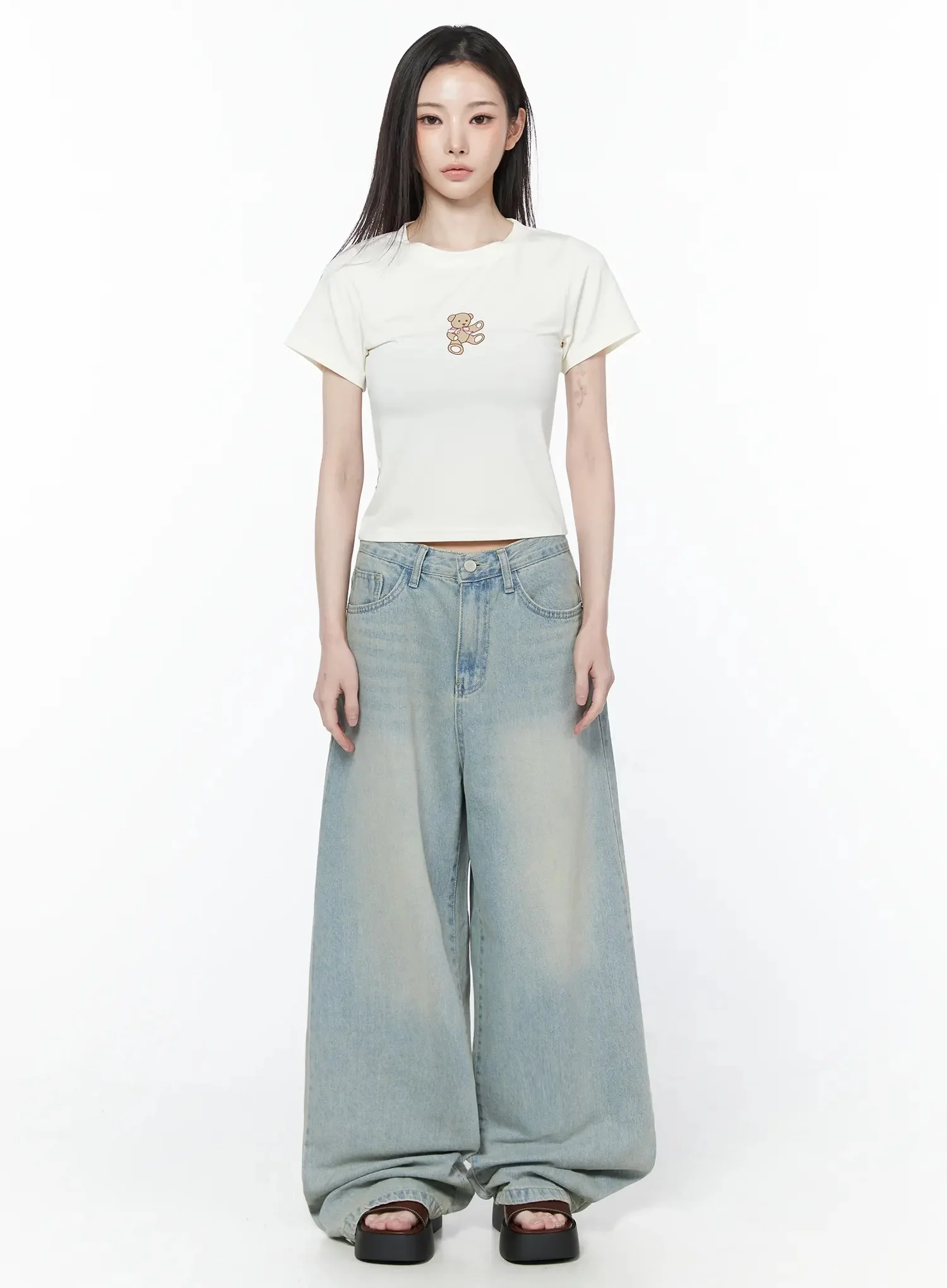 Zion Light Wash Wide-Leg Jeans IY514 - Image 5